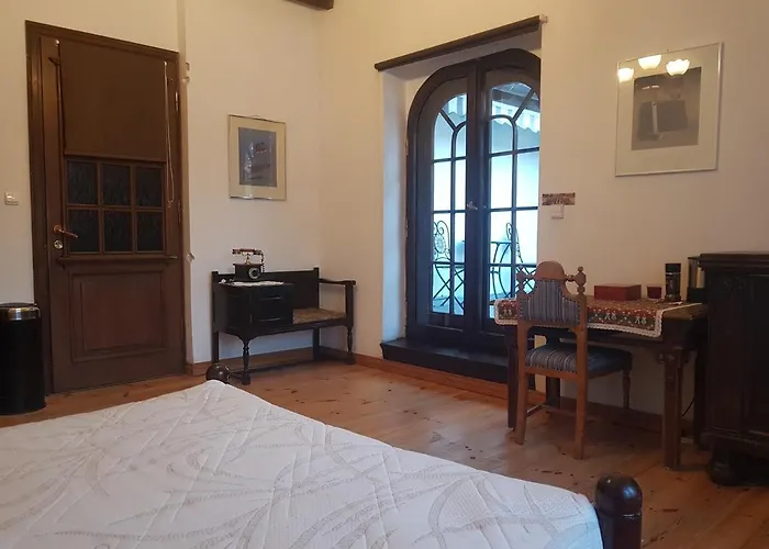 Δωμάτια σε οικογενειακή κατοικία Old House