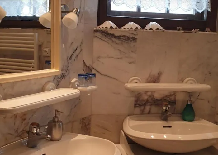 Δωμάτια σε οικογενειακή κατοικία Old House